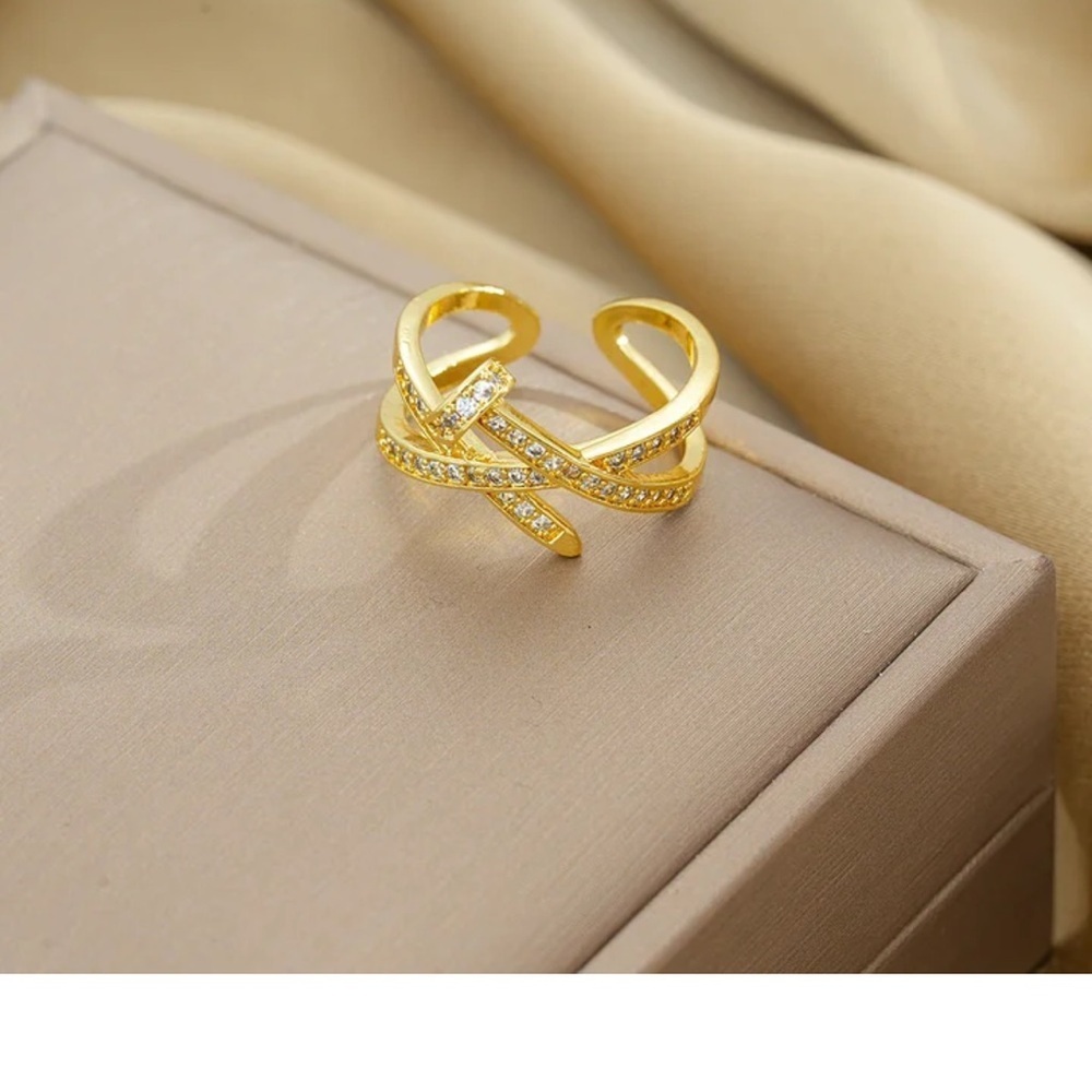 Stunning & Elegant Gold Nail Niche Open Adjustable Ring - NWOT